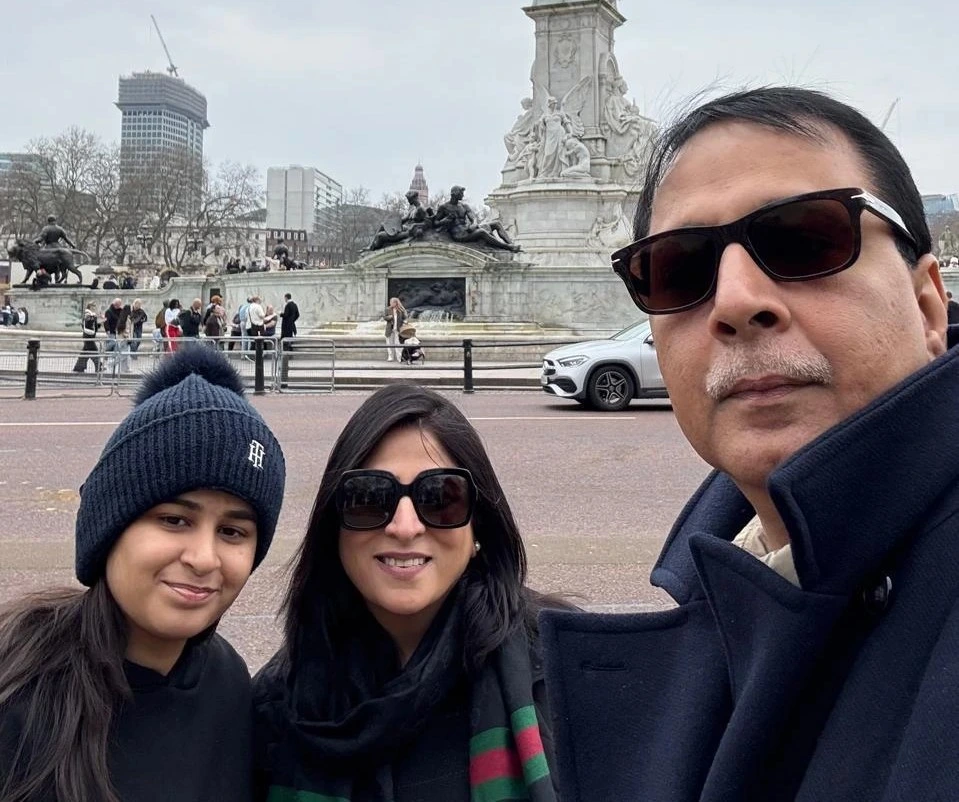 Vandita travelling